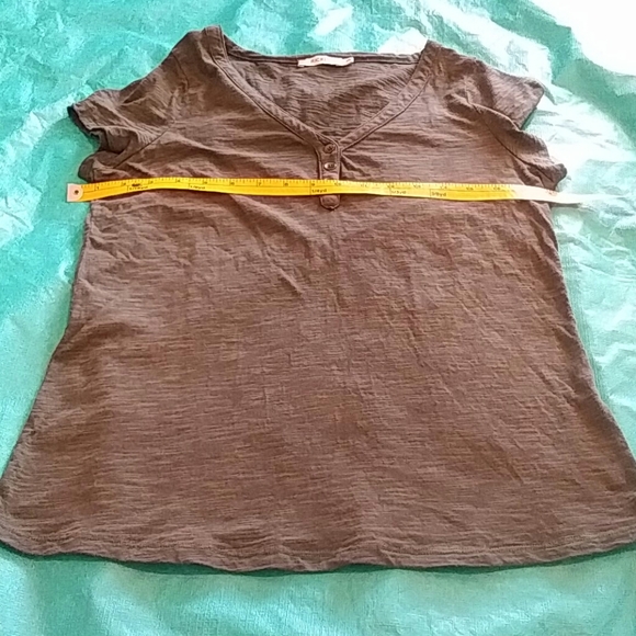 🌺 Ricki's  T -Shirt - Picture 2 of 5